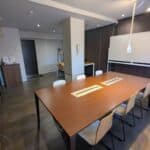 五橋駅すぐ！最大12名までOKな『ステュディオ104会議室』がオープン！テレワークや少人数ミーティングに最適